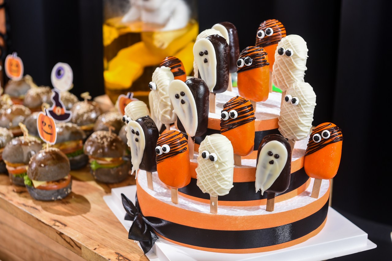 Halloween Thematic Cakepops